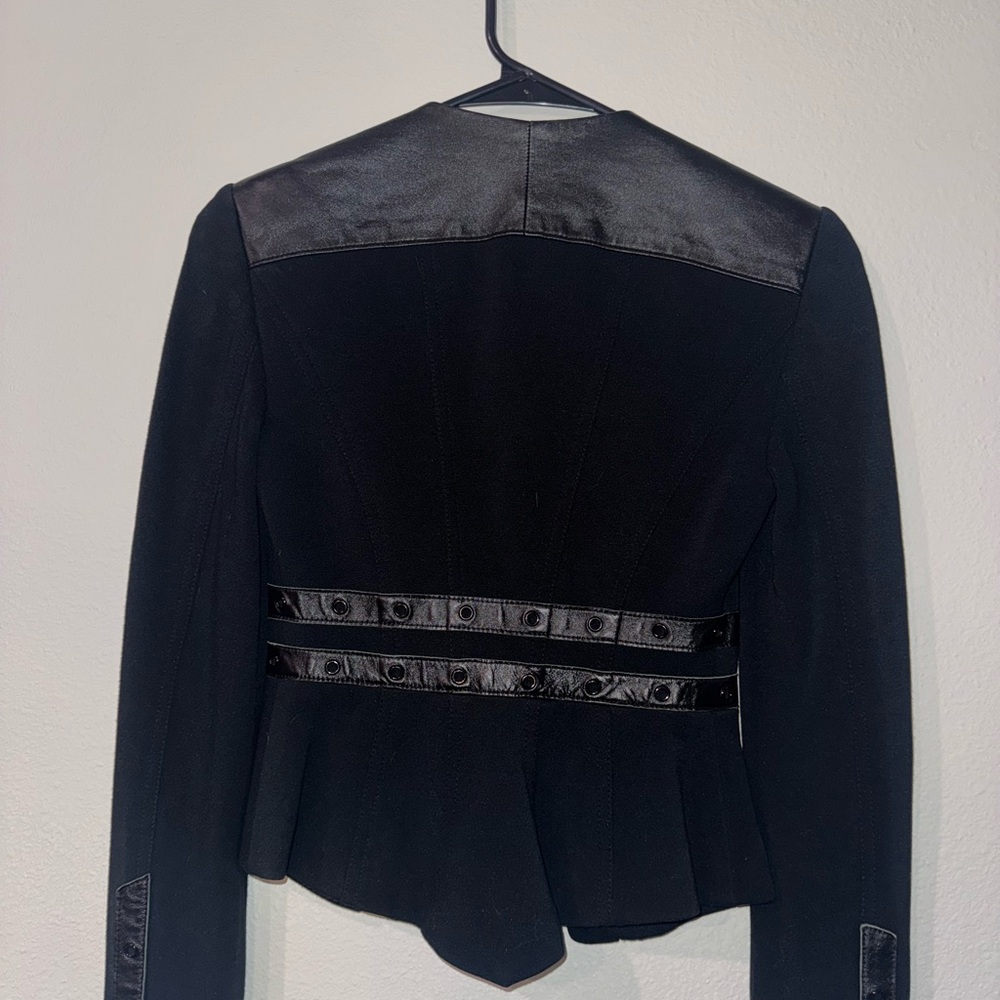 Sexy & Edgy Bebe Black Blazer Tailored Blazer w Faux Leather Detail - Picture 3 of 3